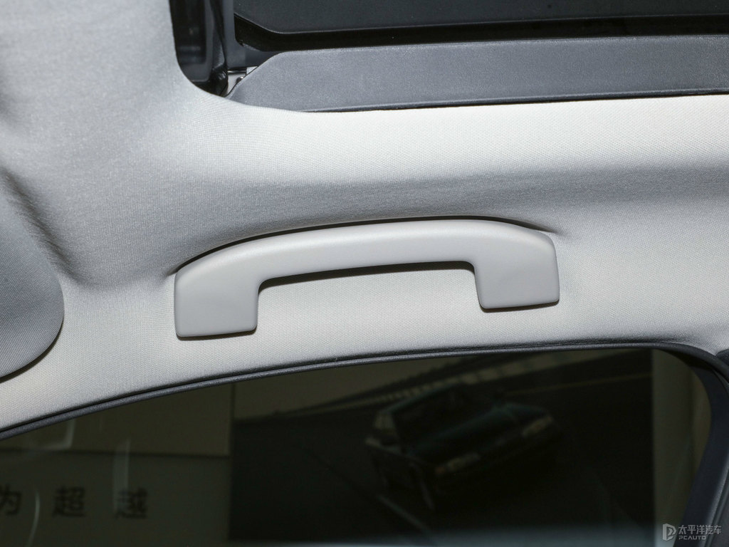 鉑金灰英菲尼迪QX50車廂內(nèi)飾圖片