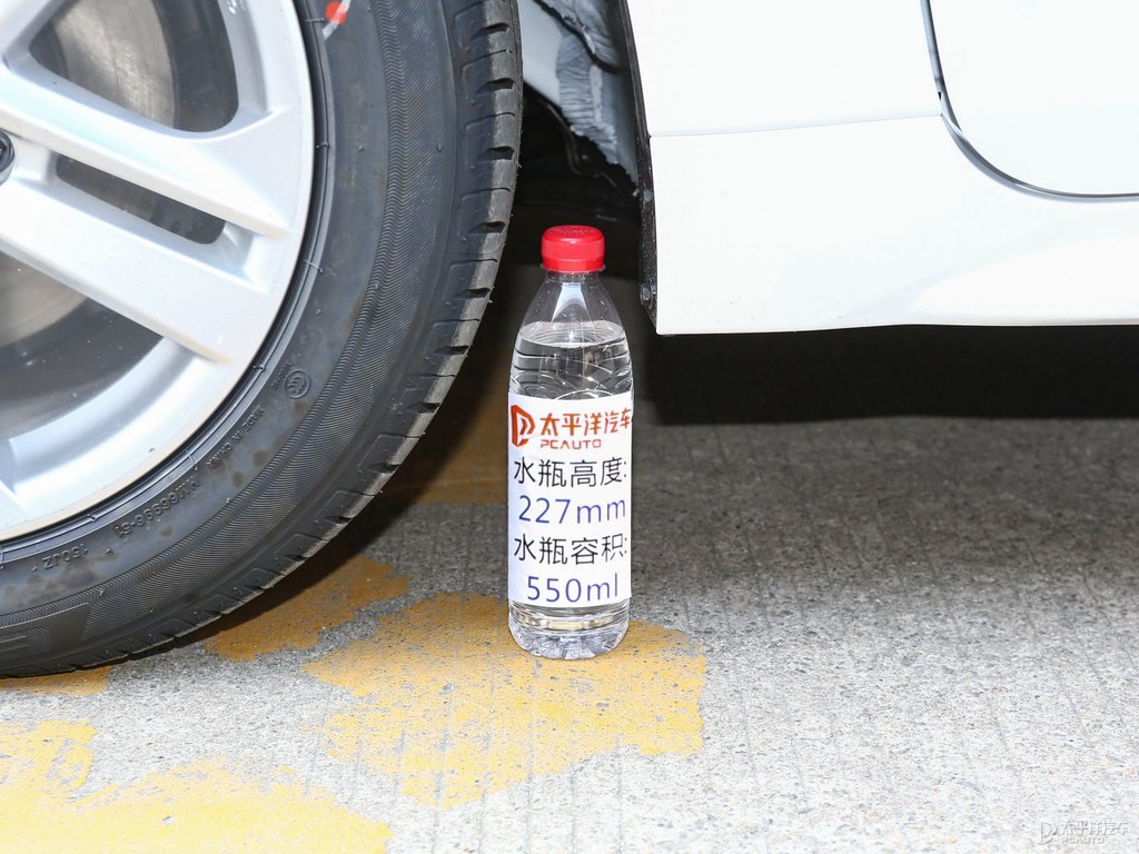 天際白雷凌車身外觀圖片