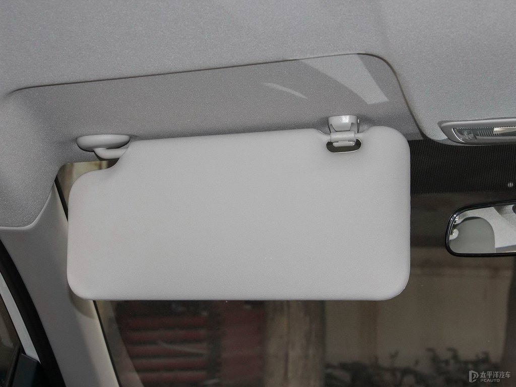 晶耀白享域車廂內(nèi)飾圖片