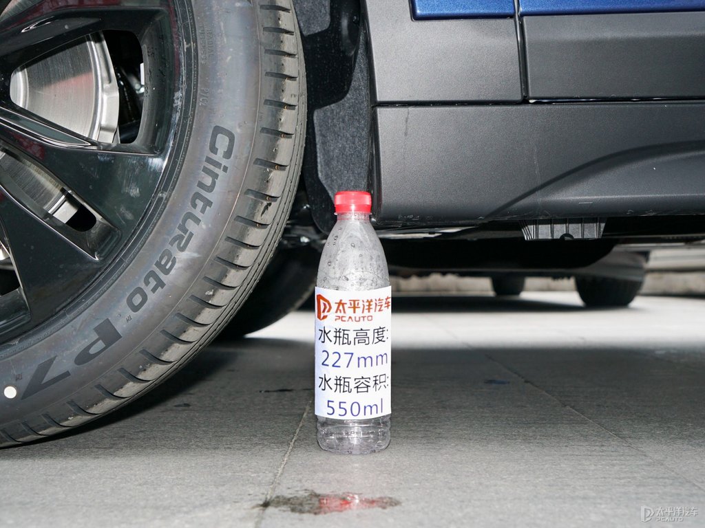 地中海藍(lán)寶馬X1車身外觀圖片