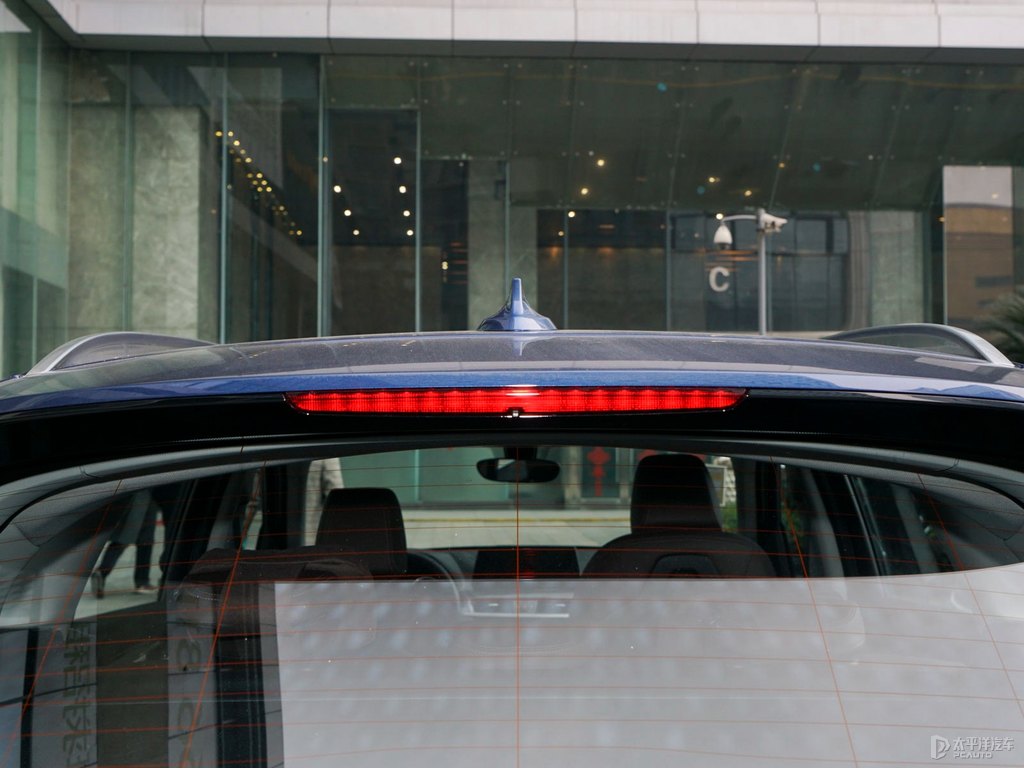地中海藍(lán)寶馬X1車尾外觀圖片