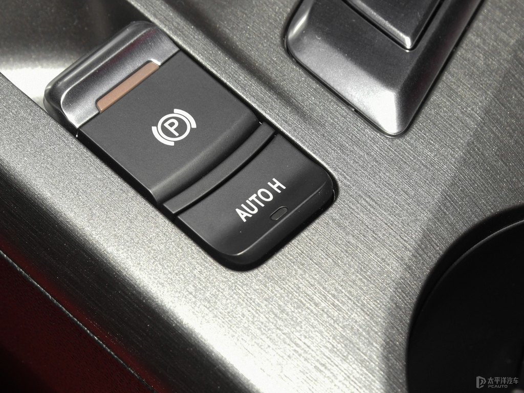 閃光冰晶白長安CS35PLUS中控內(nèi)飾圖片