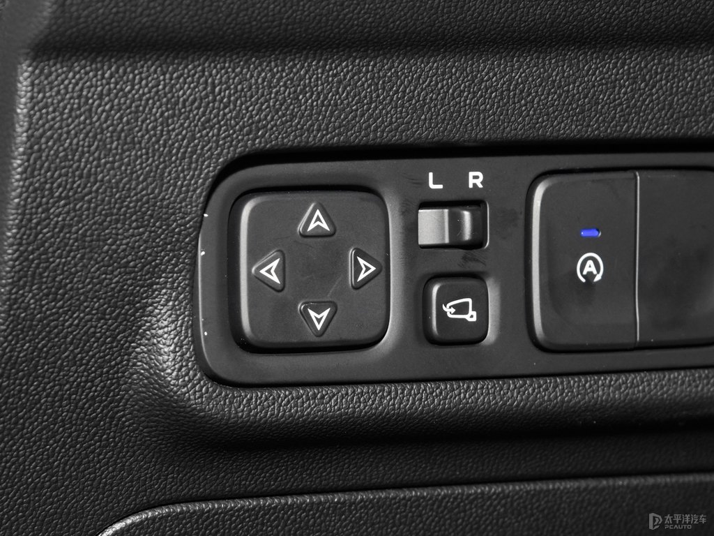 閃光冰晶白長(zhǎng)安CS35PLUS中控內(nèi)飾圖片