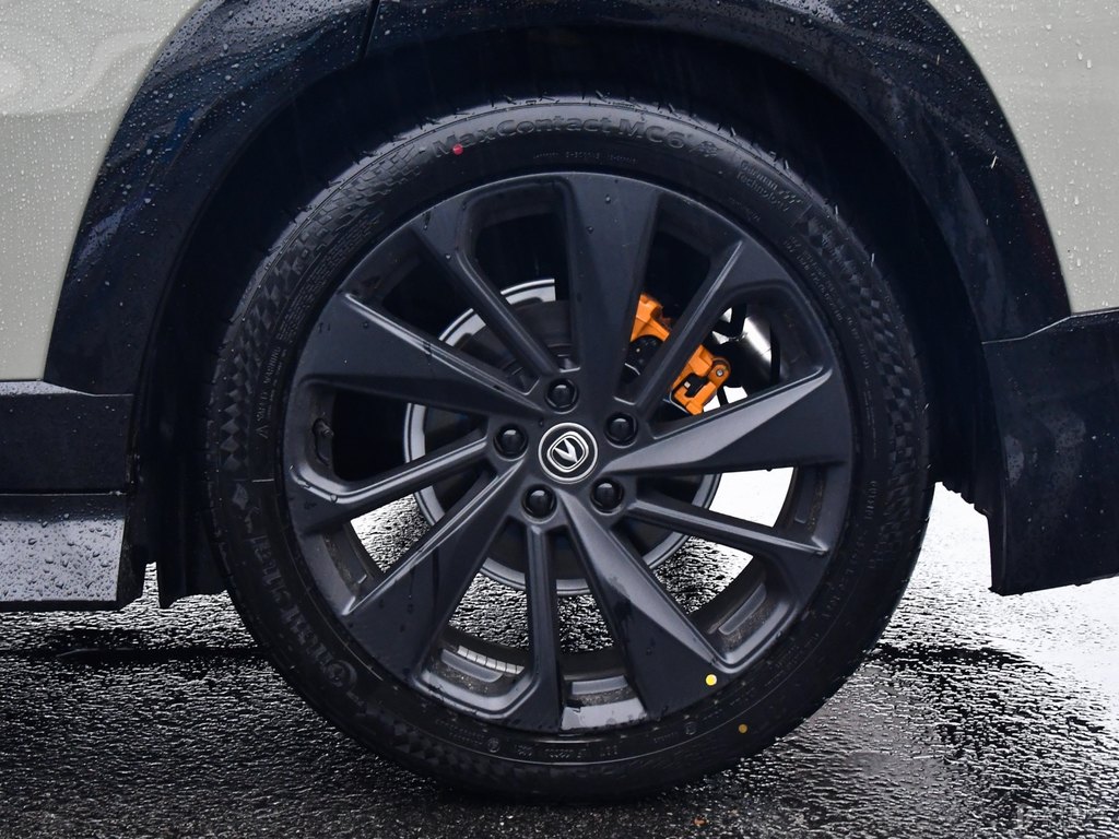 機(jī)甲綠長(zhǎng)安UNI-T車身外觀圖片