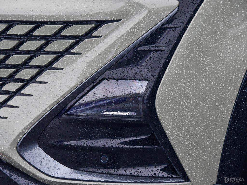 機(jī)甲綠長(zhǎng)安UNI-T車(chē)頭外觀圖片