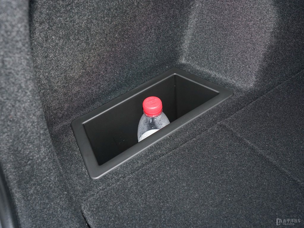 地中海藍(lán)寶馬X1后備廂空間圖片