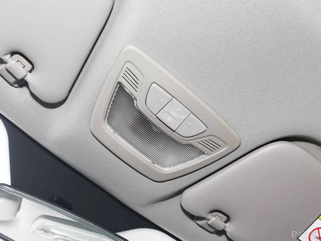 糖果白寶駿510車廂內(nèi)飾圖片