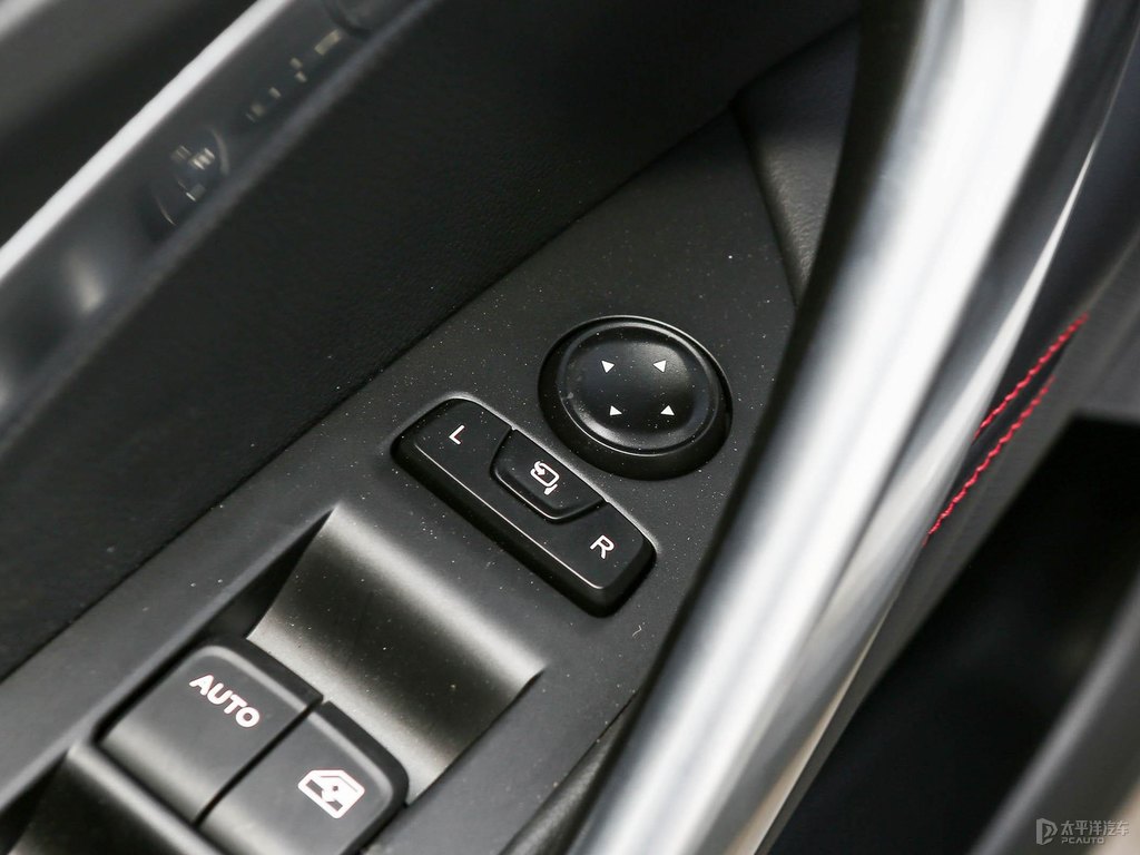 糖果白寶駿510車廂內(nèi)飾圖片