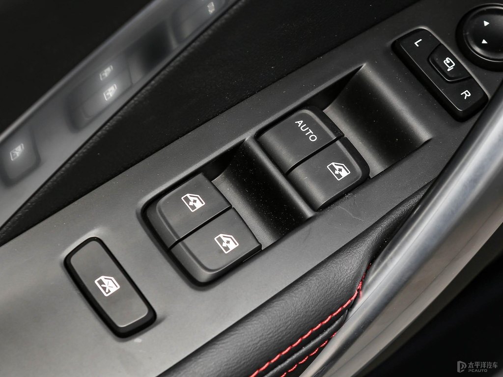 糖果白寶駿510車廂內(nèi)飾圖片