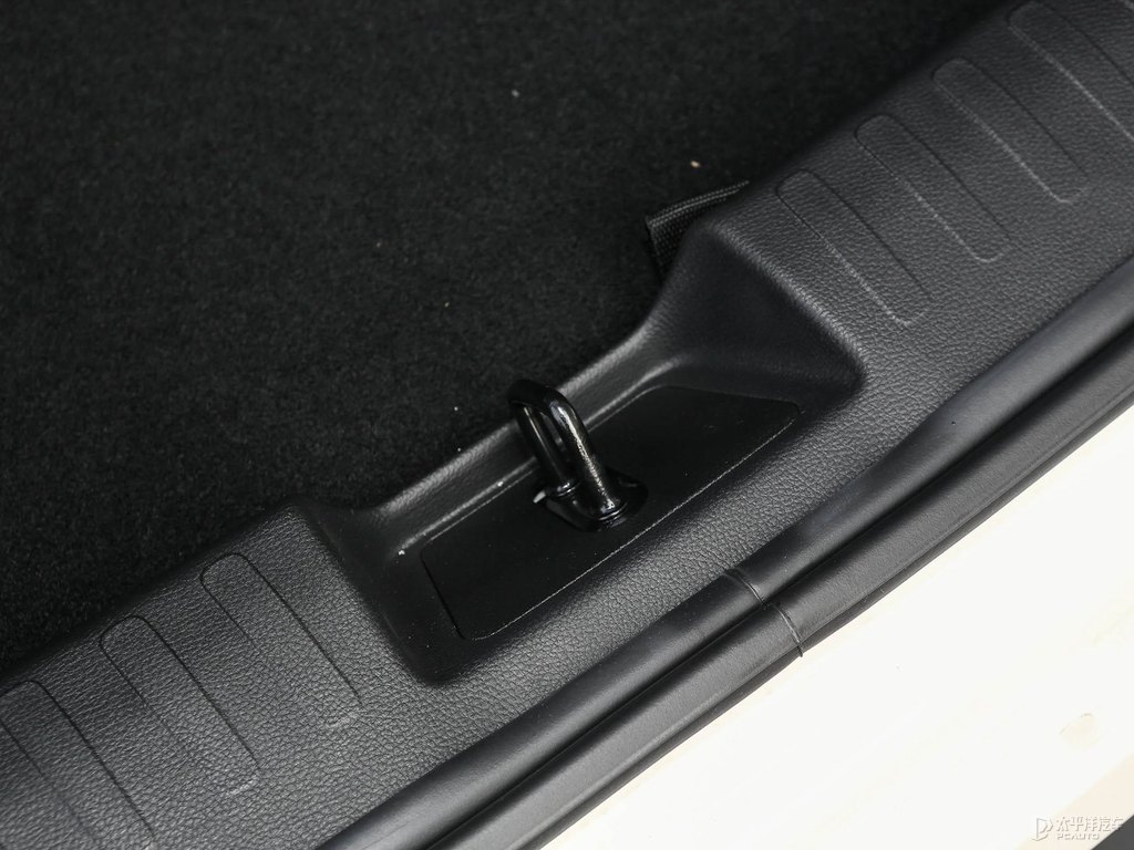 糖果白寶駿510后備廂空間圖片