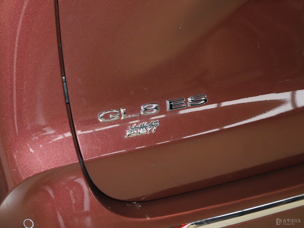 碧璽棕別克GL8車(chē)尾外觀(guān)圖片