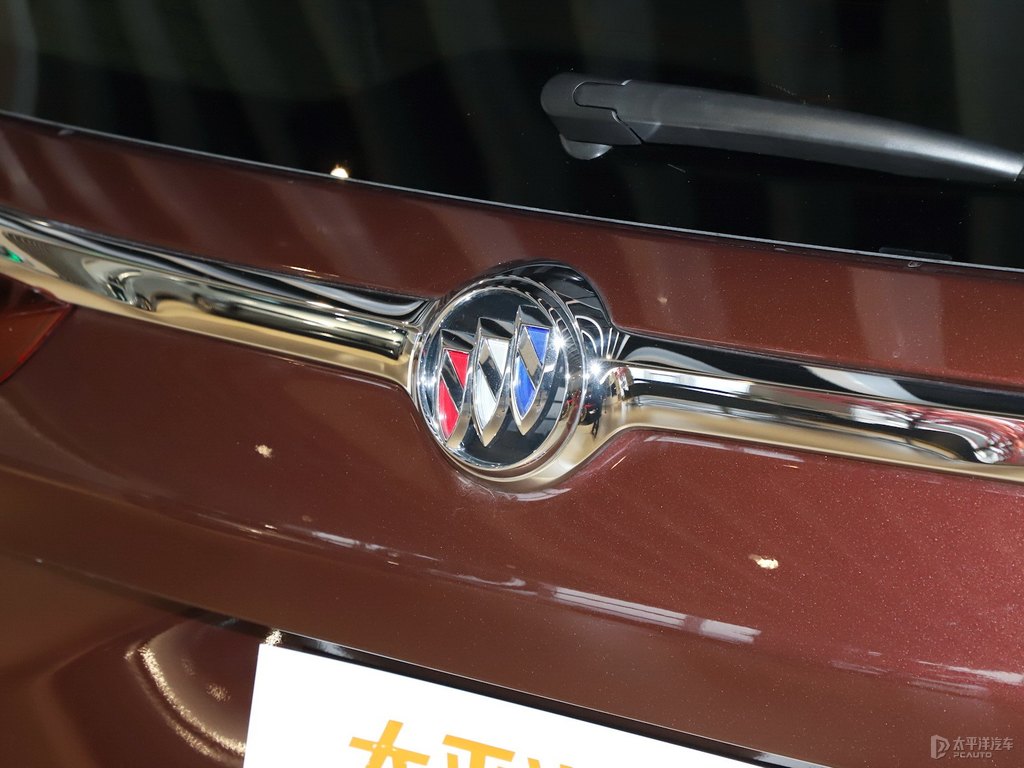 碧璽棕別克GL8車尾外觀圖片