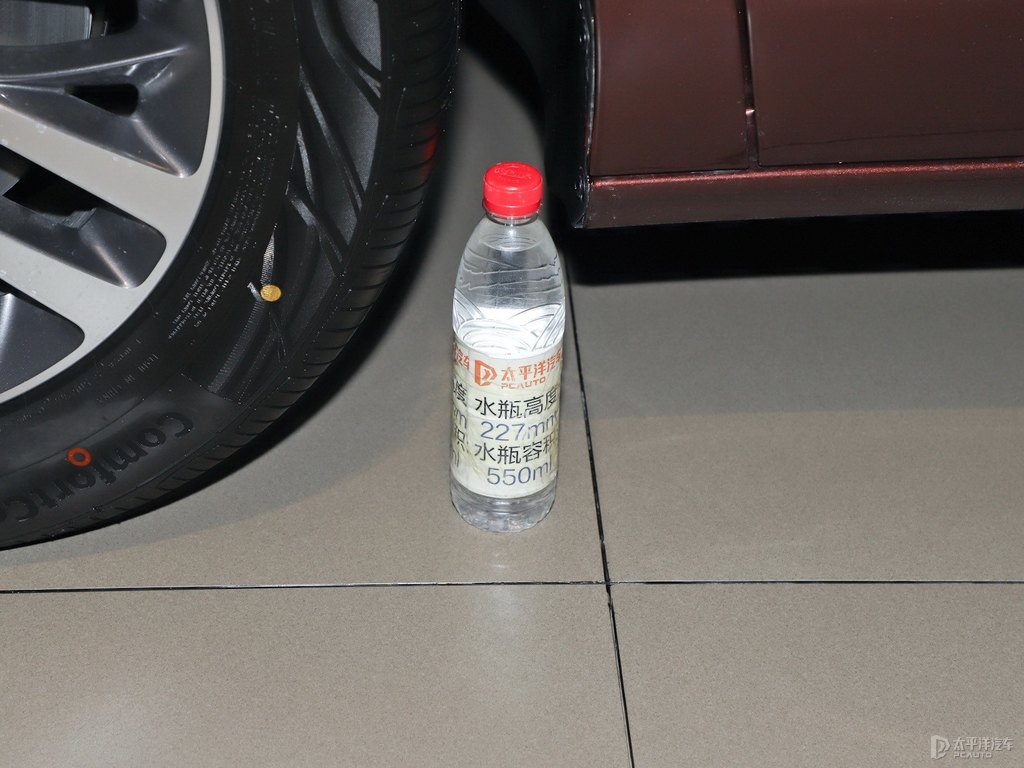 碧璽棕別克GL8車身外觀圖片