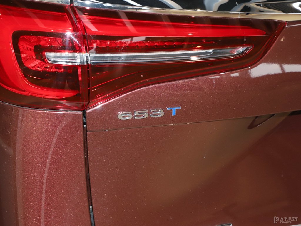 碧璽棕別克GL8車尾外觀圖片