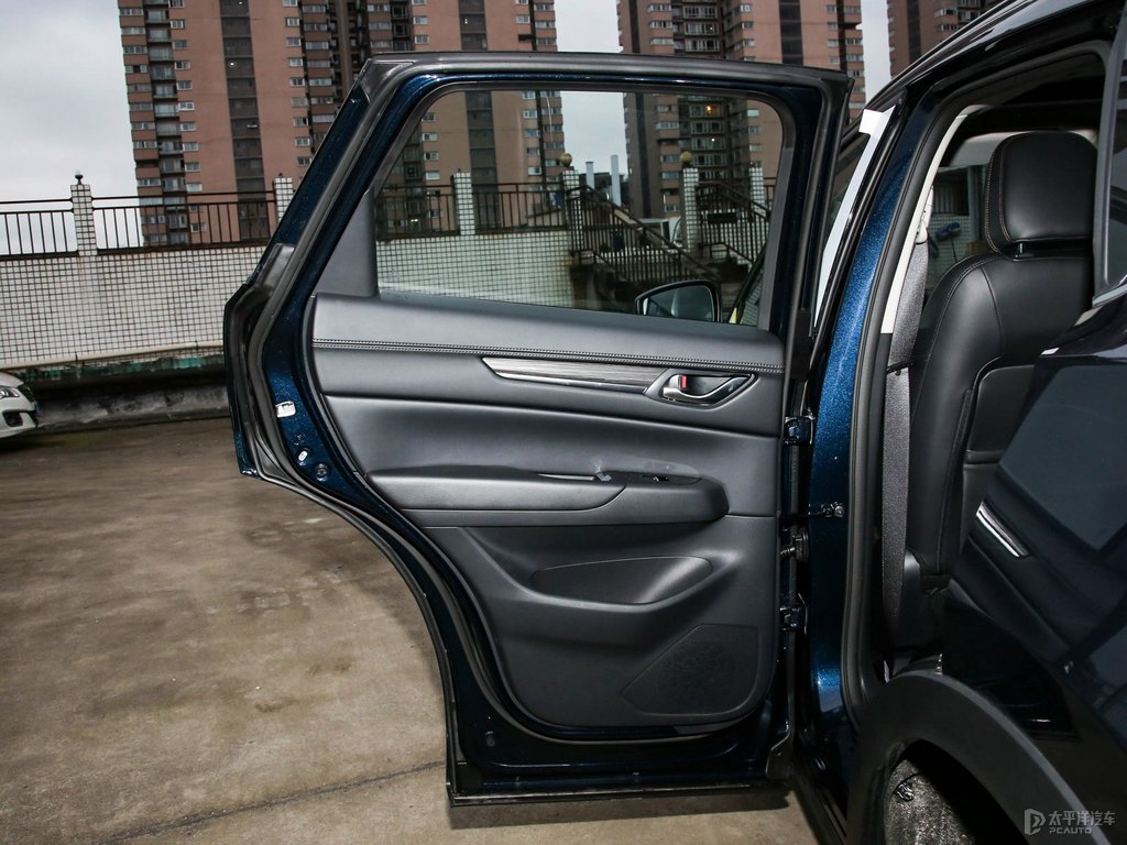 馬自達(dá)CX-5車廂內(nèi)飾圖片