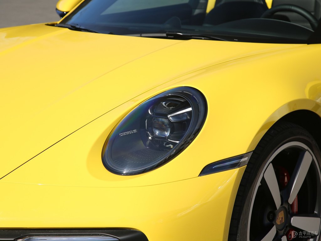 競速黃保時捷911車頭外觀圖片