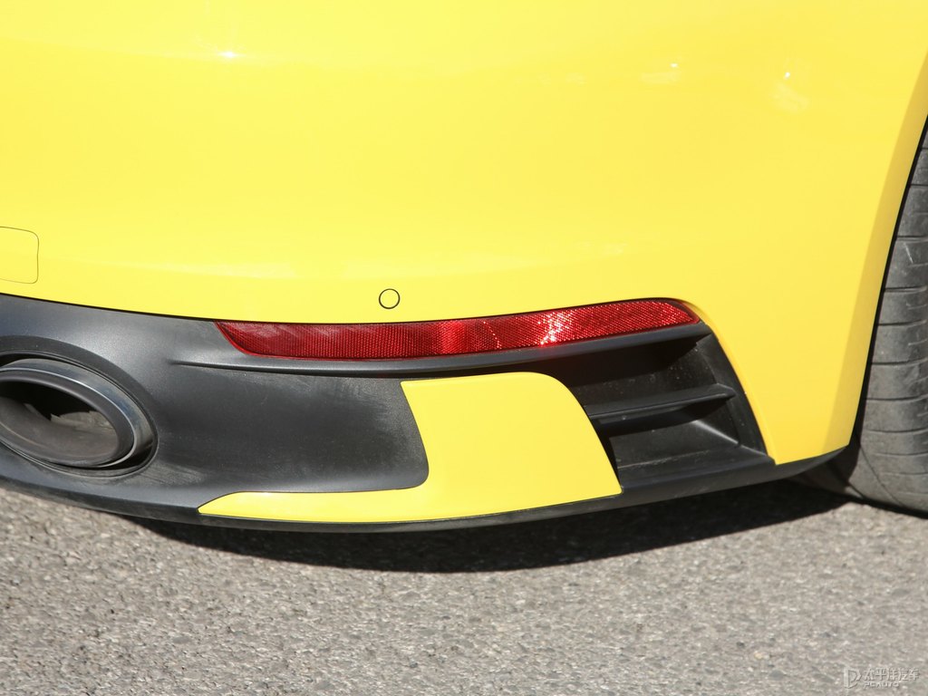 競速黃保時(shí)捷911車尾外觀圖片