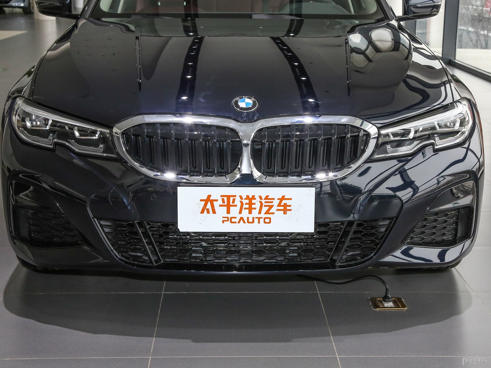 寶馬3系外觀高清大圖