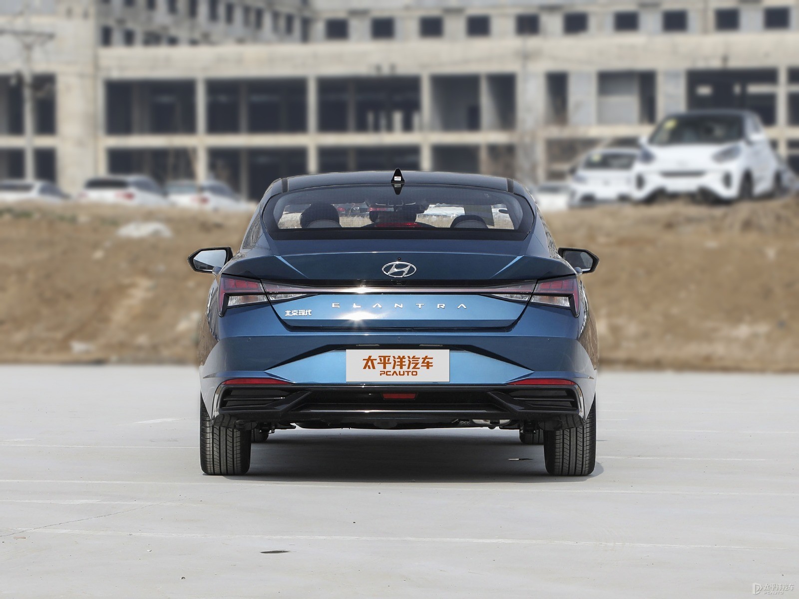 黑色+冰海藍(lán)伊蘭特整車(chē)外觀外觀圖片