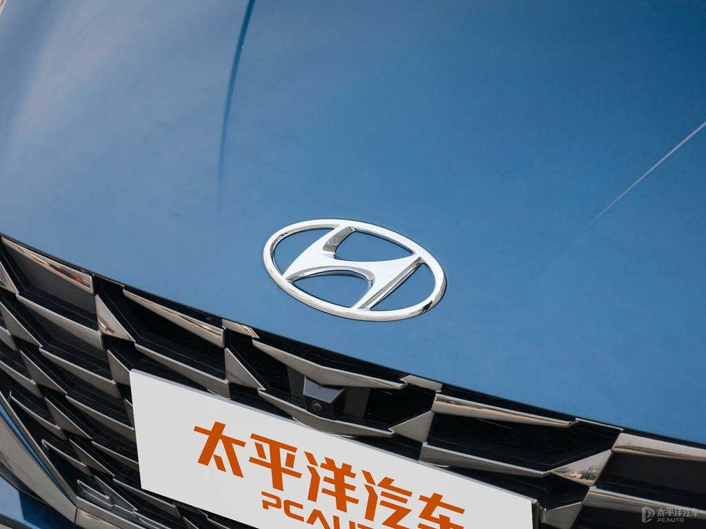黑色+冰海藍(lán)伊蘭特車頭外觀圖片