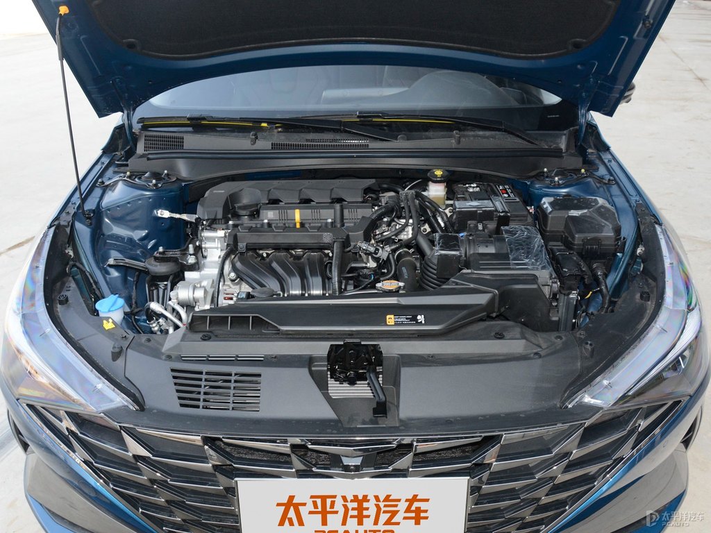黑色+冰海藍(lán)伊蘭特發(fā)動(dòng)機(jī)其它細(xì)節(jié)圖片