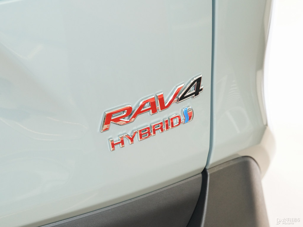 米蘭卡其RAV4榮放車(chē)尾外觀圖片