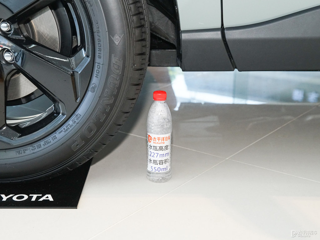 米蘭卡其RAV4榮放車身外觀圖片