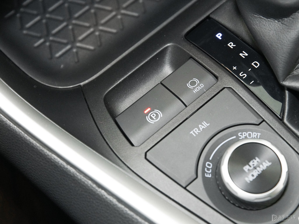 米蘭卡其RAV4榮放中控內(nèi)飾圖片