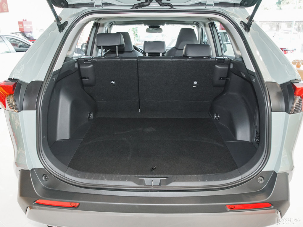 米蘭卡其RAV4榮放后備廂空間圖片