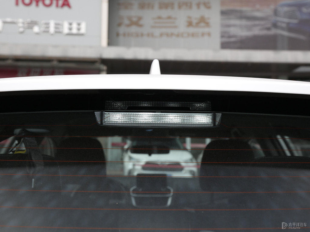 天際白YARiS L 致炫X車尾外觀圖片