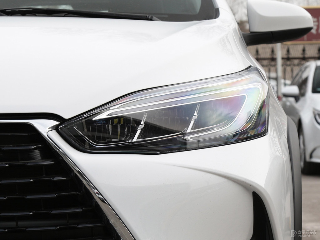 天際白YARiS L 致炫X車頭外觀圖片