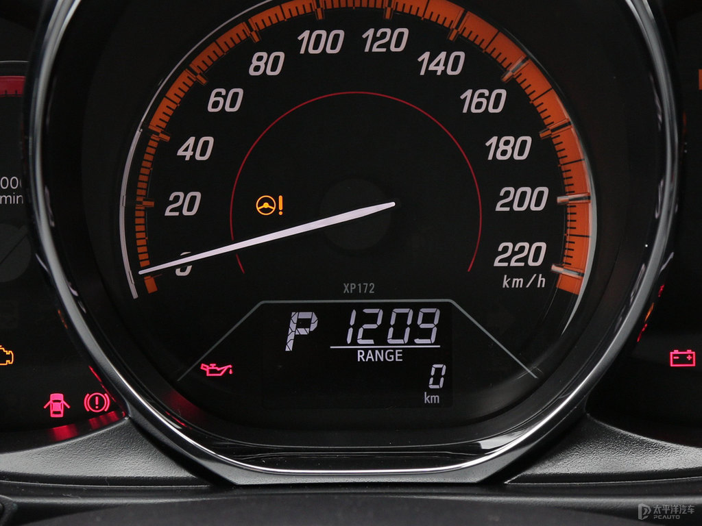 天際白YARiS L 致炫X中控內(nèi)飾圖片