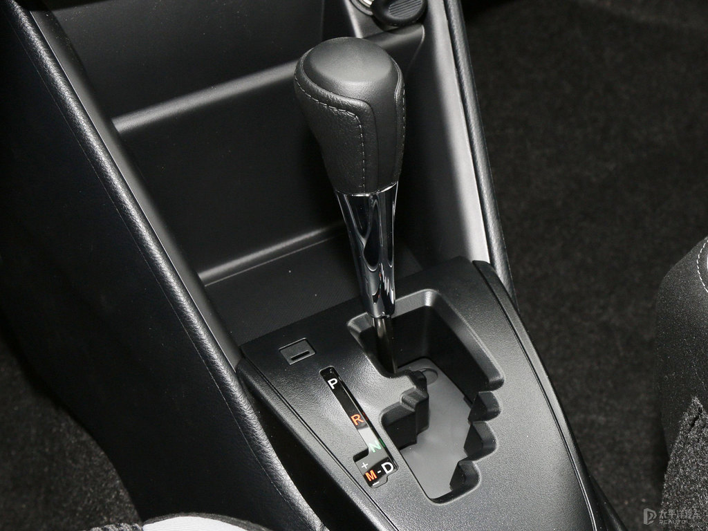 天際白YARiS L 致炫X中控內(nèi)飾圖片