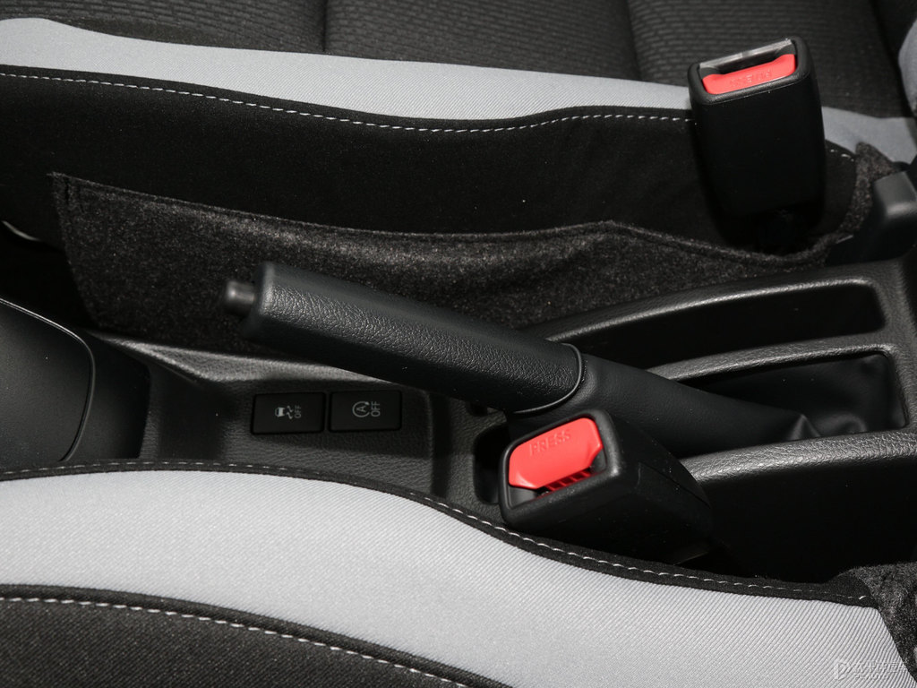 天際白YARiS L 致炫X中控內(nèi)飾圖片