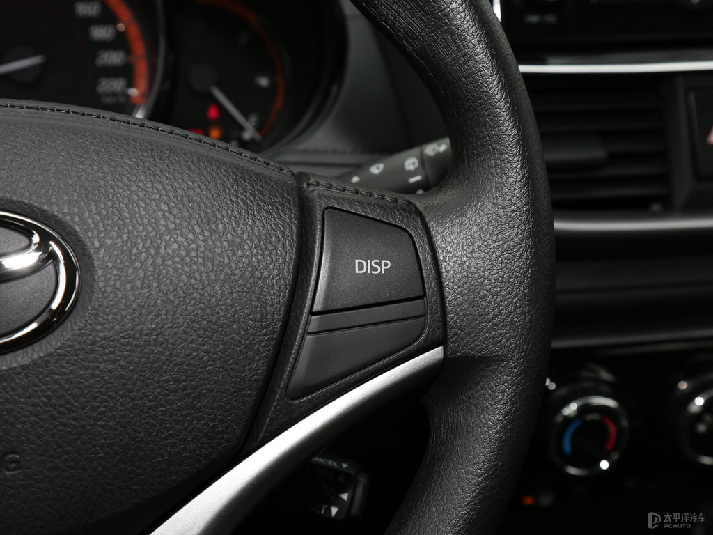天際白YARiS L 致炫X中控內(nèi)飾圖片