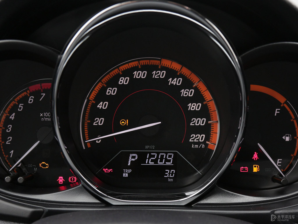 天際白YARiS L 致炫X中控內(nèi)飾圖片
