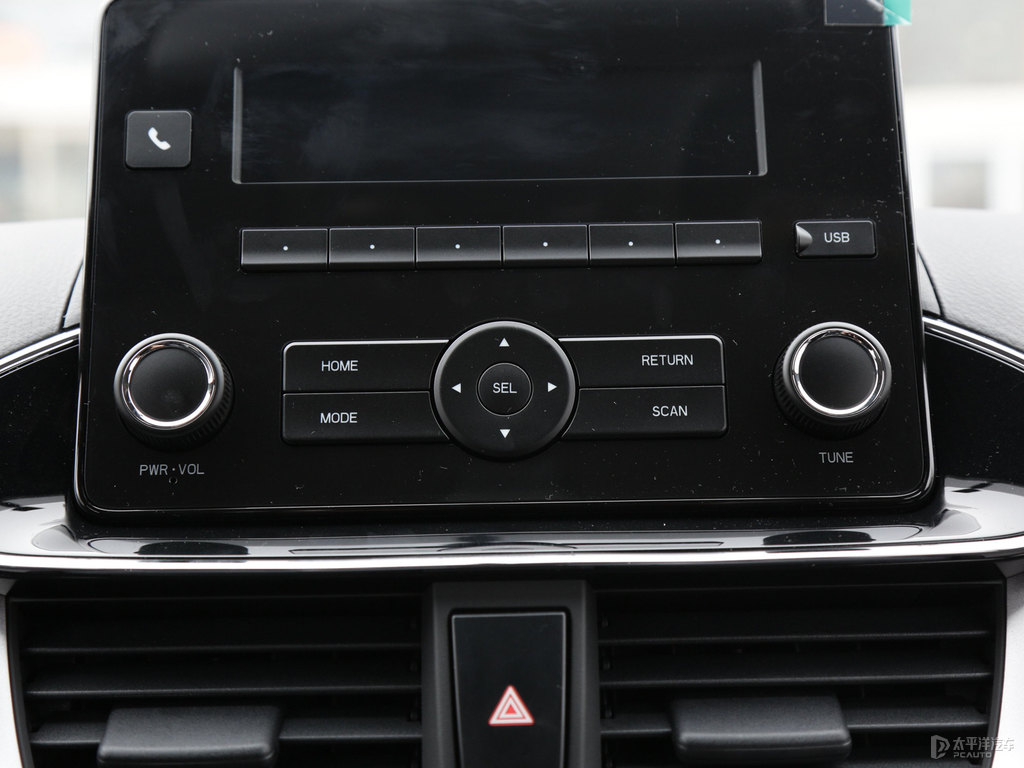 天際白YARiS L 致炫X中控內(nèi)飾圖片
