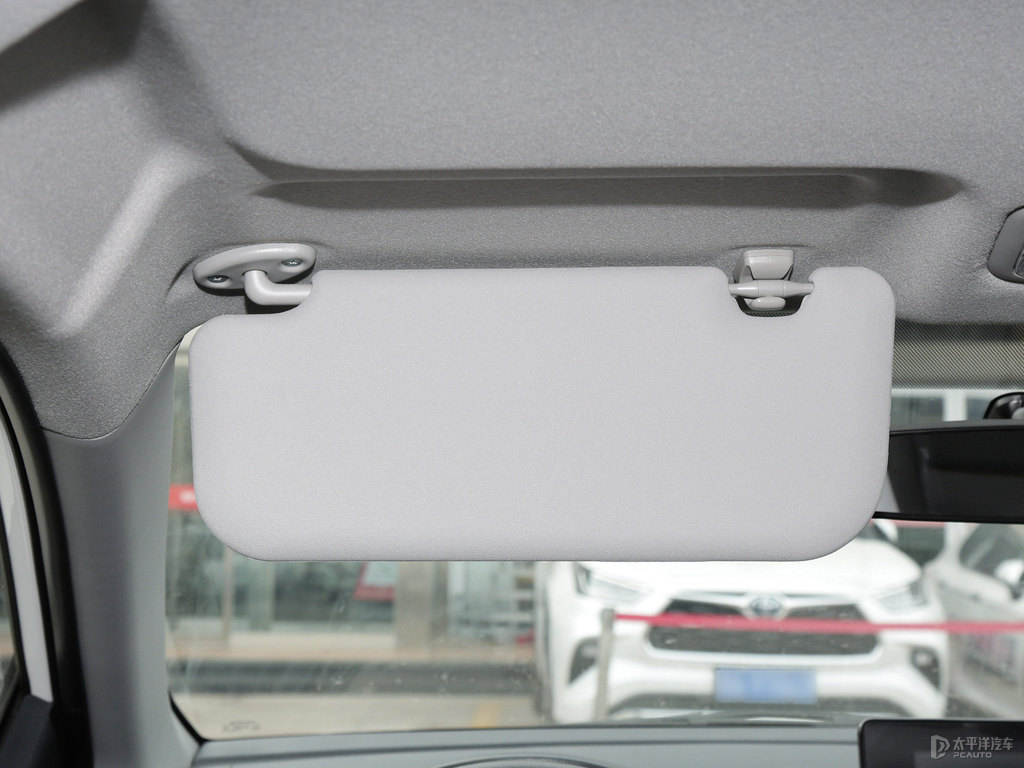 天際白YARiS L 致炫X車廂內(nèi)飾圖片