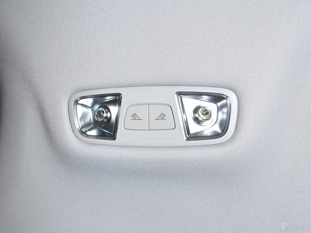 飛箭灰奧迪Q2L車廂內(nèi)飾圖片