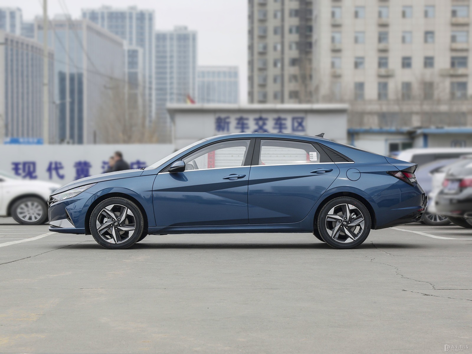冰海藍(lán)伊蘭特整車外觀外觀圖片