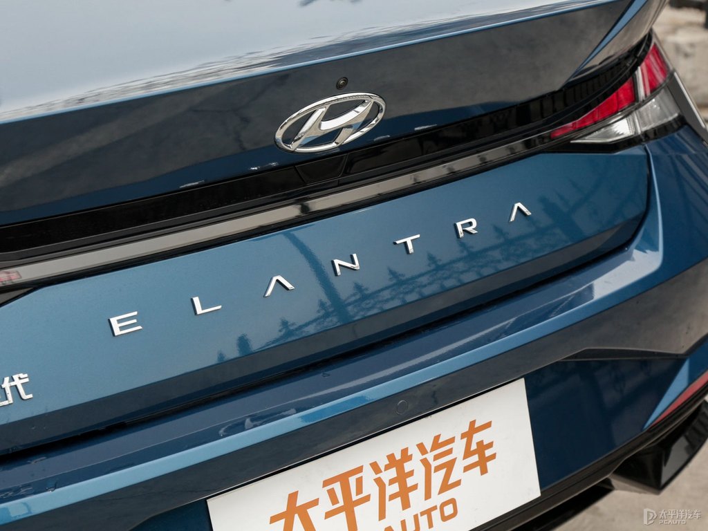冰海藍(lán)伊蘭特車尾外觀圖片