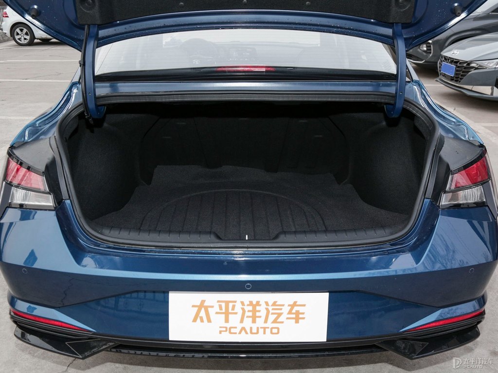 冰海藍(lán)伊蘭特后備廂空間圖片