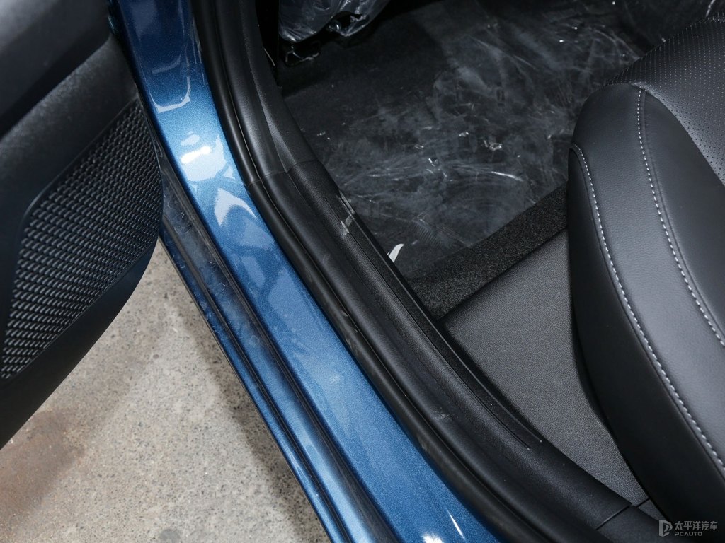 冰海藍伊蘭特車廂內(nèi)飾圖片