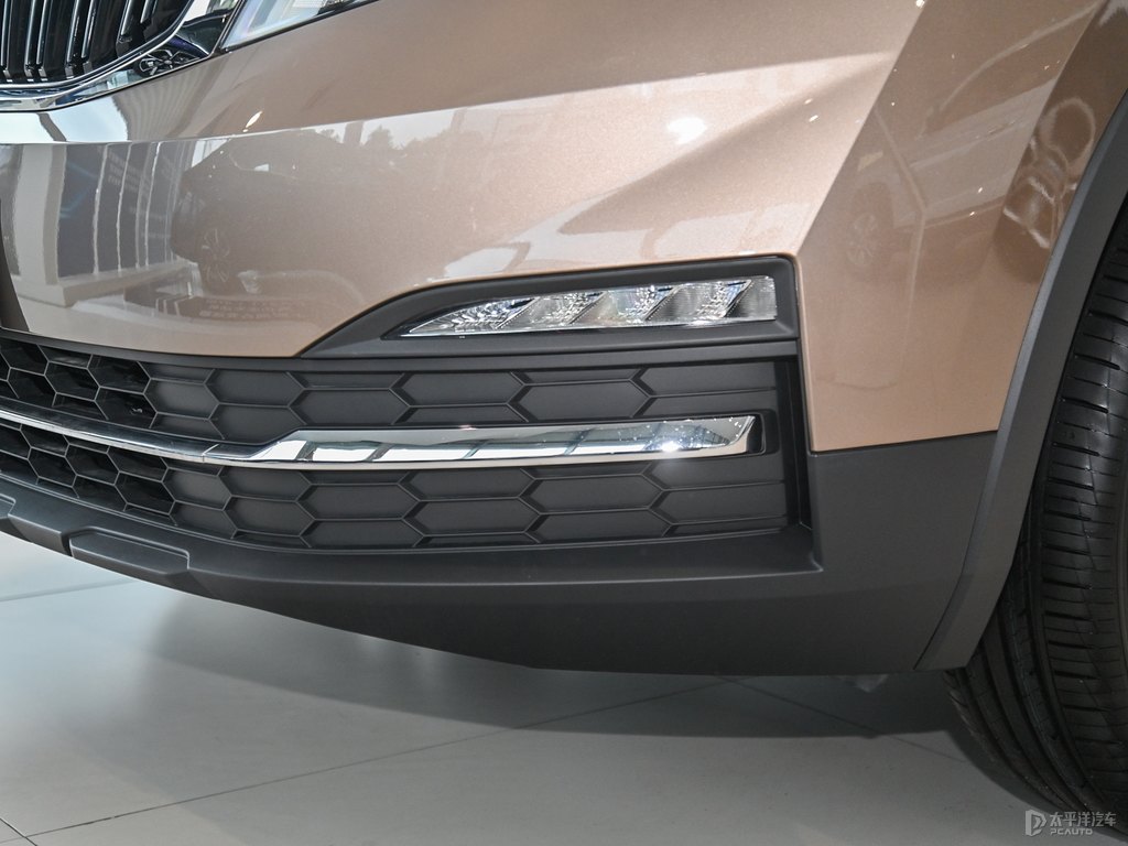 摩登金柯米克車頭外觀圖片
