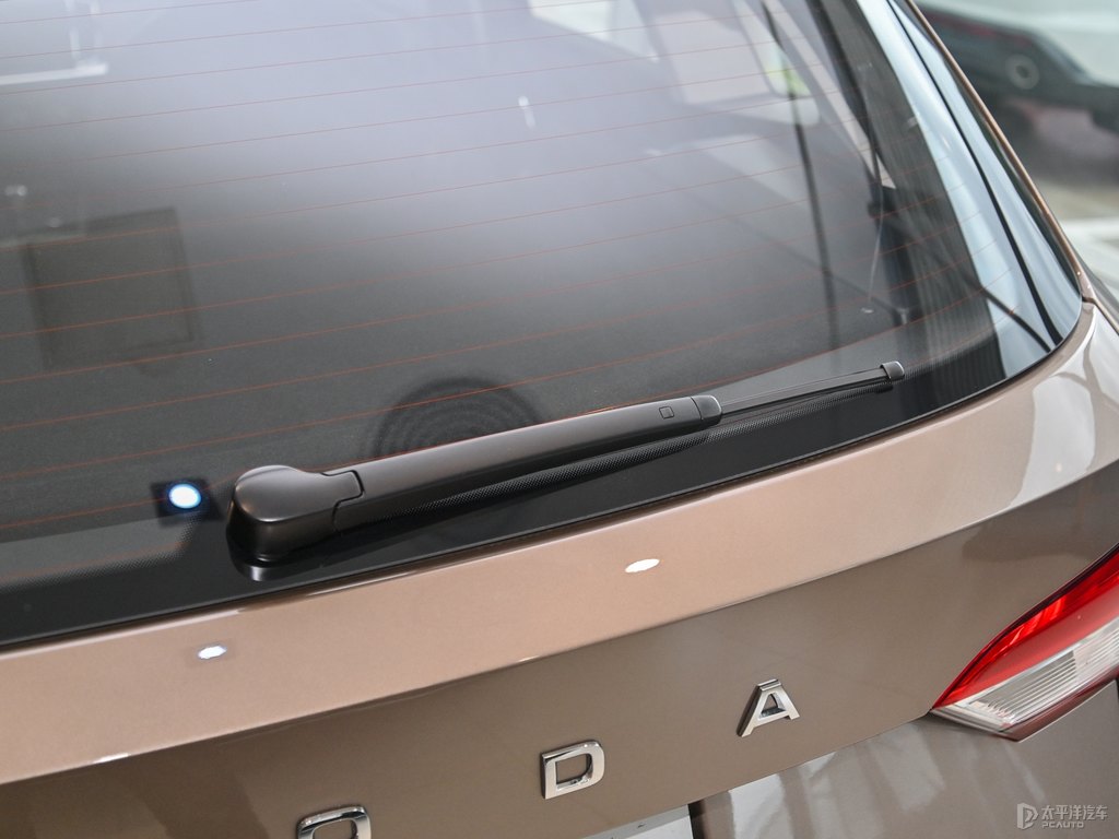 摩登金柯米克車尾外觀圖片