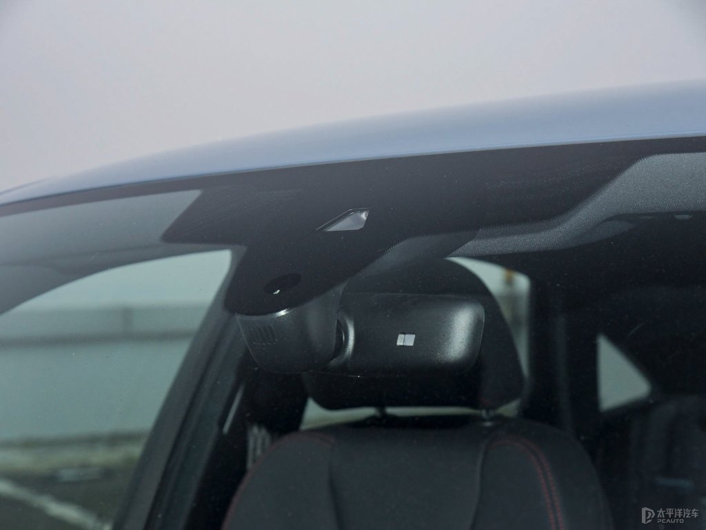 凱莫拉灰奧迪Q5L Sportback車身外觀圖片