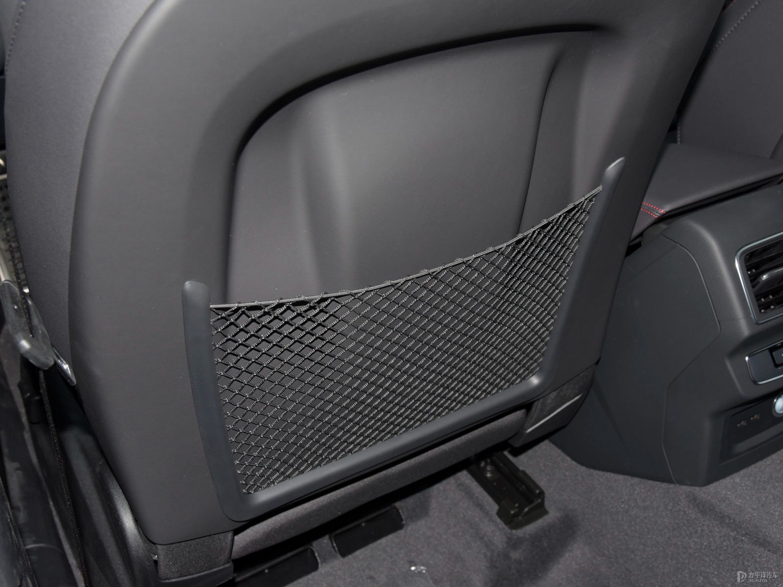 奧迪Q5L Sportback空間高清大圖