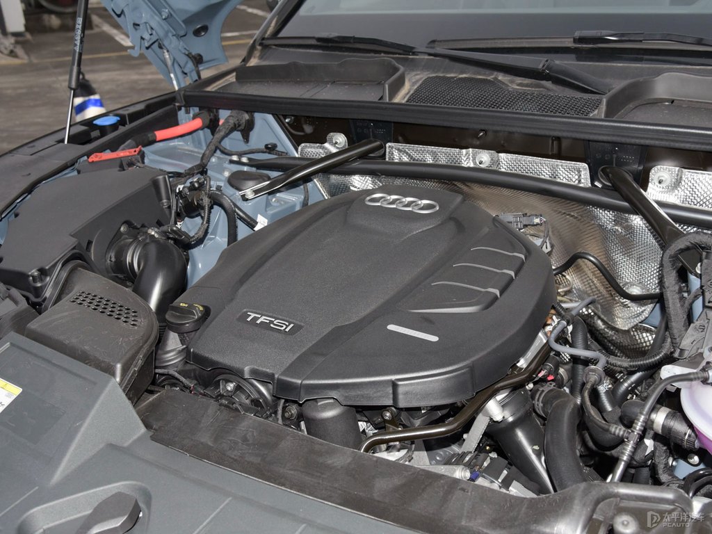 凱莫拉灰奧迪Q5L Sportback發(fā)動(dòng)機(jī)其它細(xì)節(jié)圖片