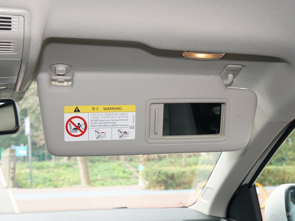 極地白大眾Polo車廂內(nèi)飾圖片