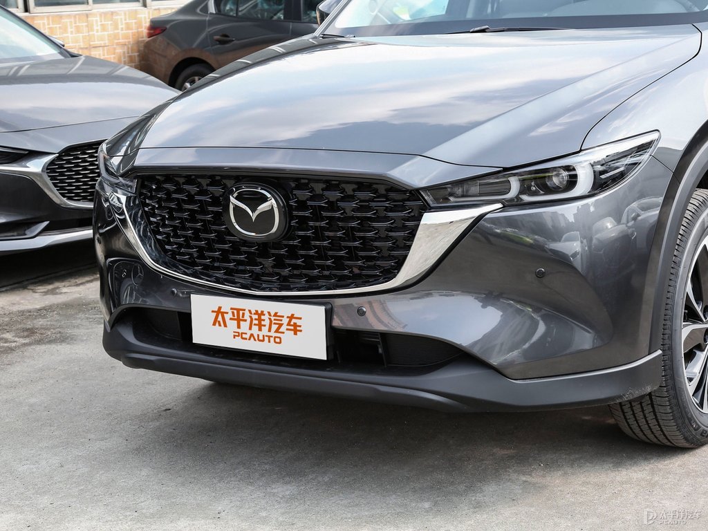 鉑鋼灰馬自達(dá)CX-5車頭外觀圖片